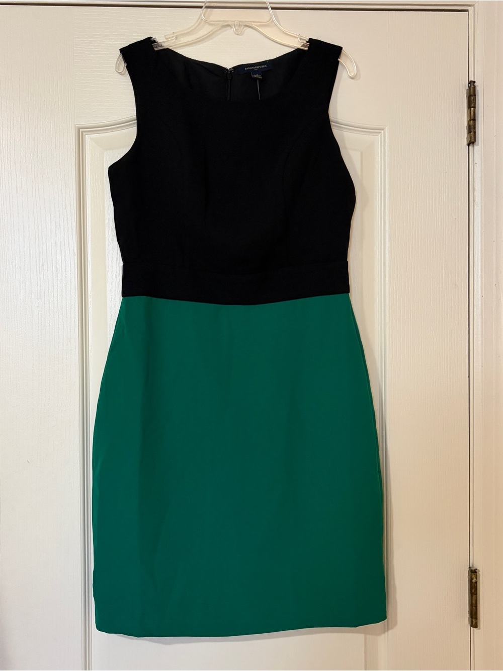 Sleeveless Black and Green Colorblock Sheath Dress - Picture 1 of 10